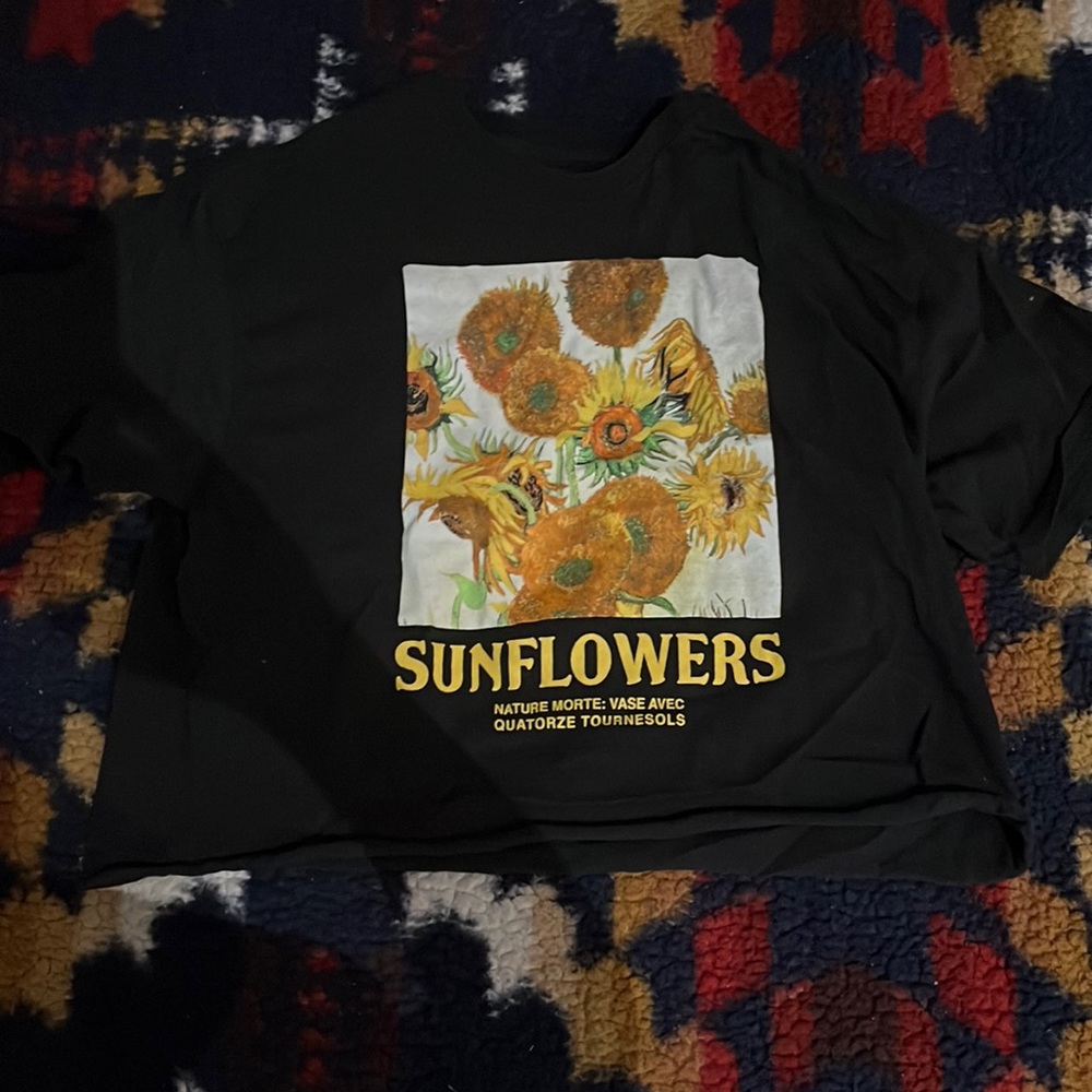 Medium black graphic crop top